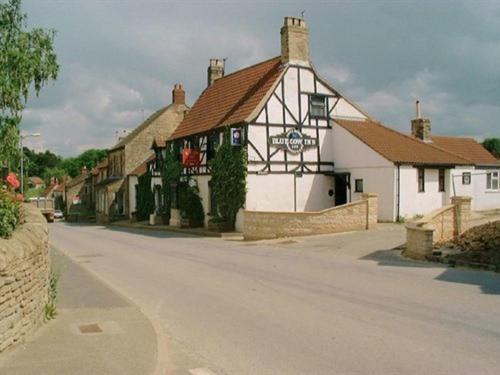 The Blue Cow Hotel South Witham Exterior photo